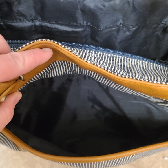 Carters diaper bag - Picture 4 of 7